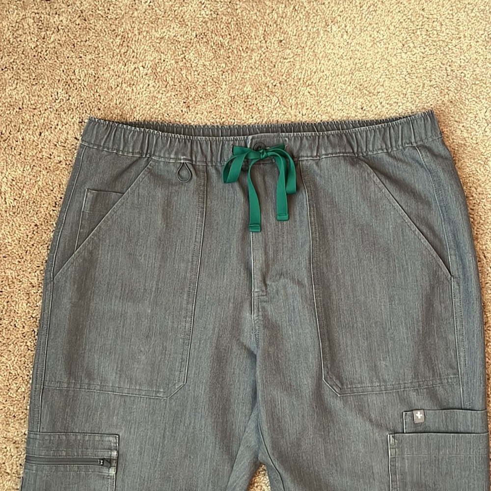 FIGS Cairo Scrub Pants - Picture 3 of 14